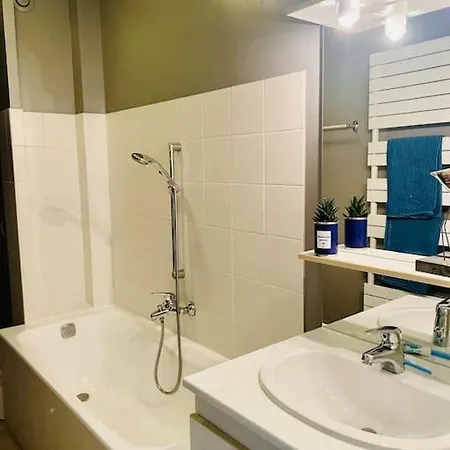 Apartment Face A : L'amiraute *