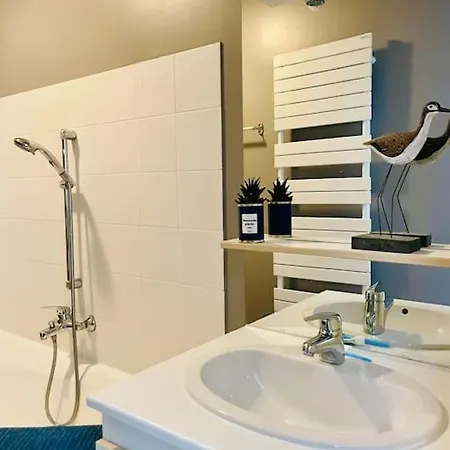 Apartment Face A : L'amiraute *
