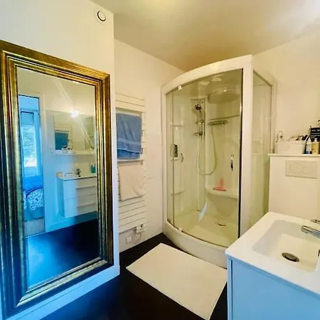 Apartment Face A : L'amiraute