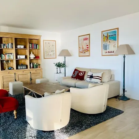 Apartment Face A : L'amiraute *