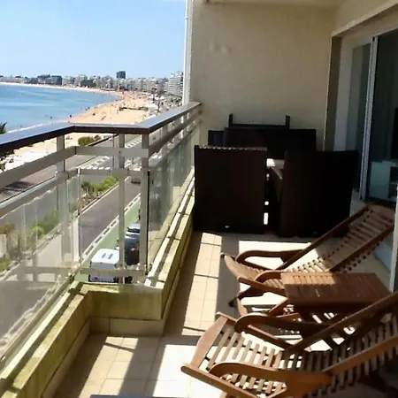 Face A : L'amiraute Apartment *